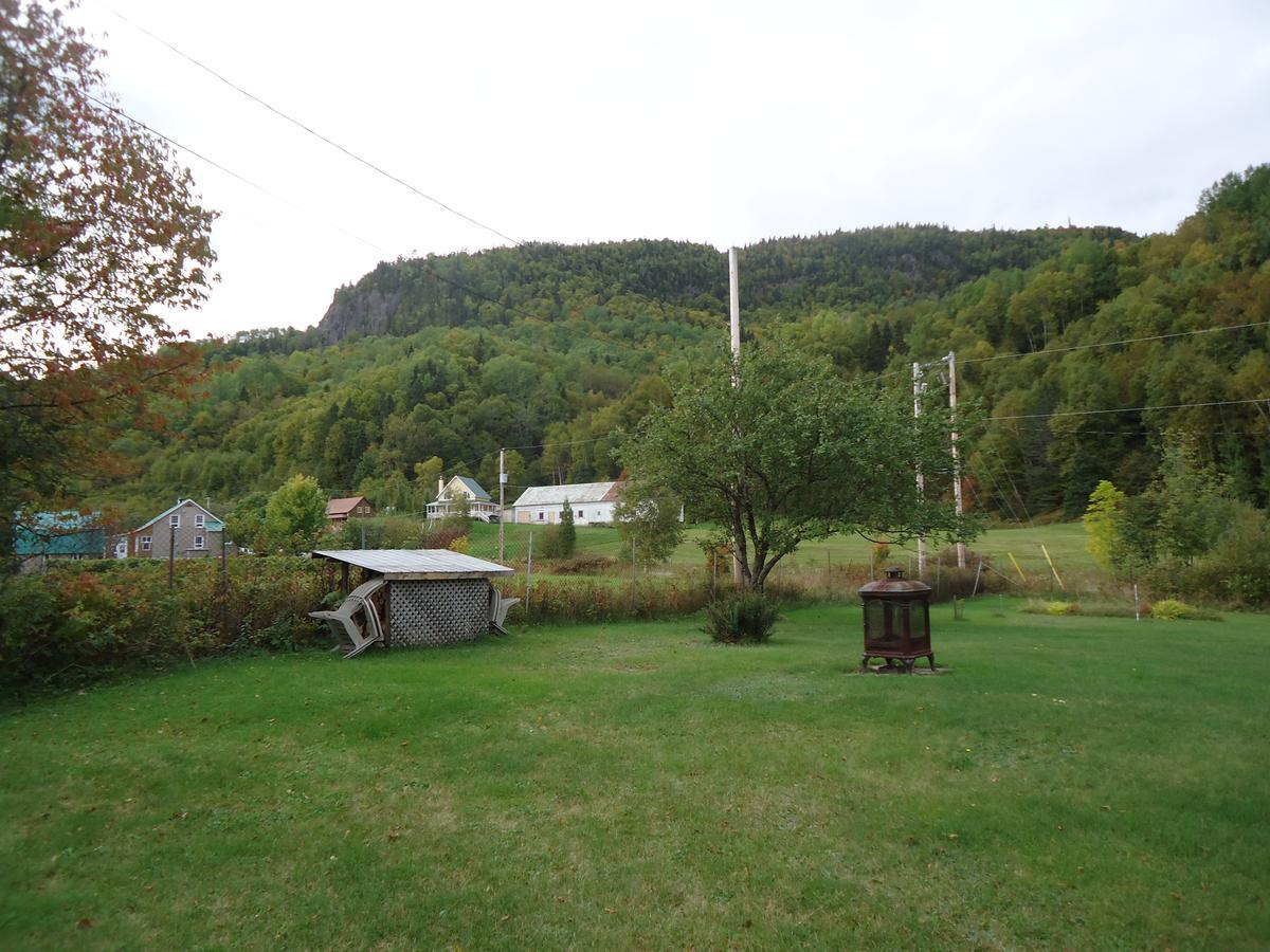 Chalet Saint-Thomas LʼAnse-Saint-Jean Dış mekan fotoğraf